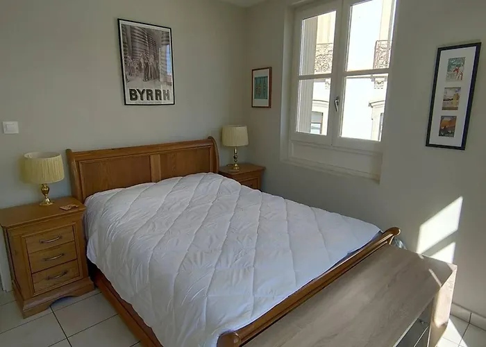 아파트 Bel F3 En Centre-ville Avec Balcon Et Parking, Proche Cures - Fr-1-703-196