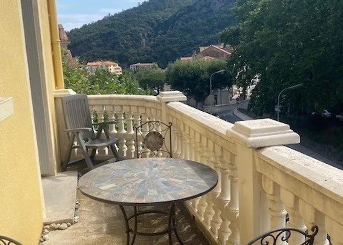 Bel F3 En Centre-ville Avec Balcon Et Parking, Proche Cures - Fr-1-703-196 아파트 아멜리에레방팔랄다